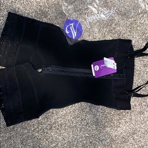 Brand new (XS) v-body vanna belt